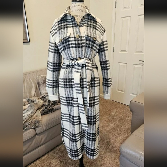 Express Wool Belted Plaid Shacket EUC-Retail $199-banana republic-aritzia-alc - Picture 4 of 12